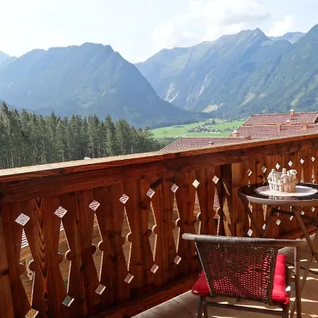 Magnificent Chalet In Neukirchen With Sauna Neukirchen am Großvenediger